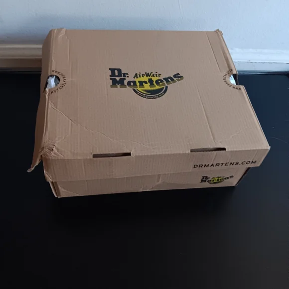 Dr. Martens 1460 Pascal In The Color “Shell Pink Milled Nappa”. Size 5 - Picture 4 of 8